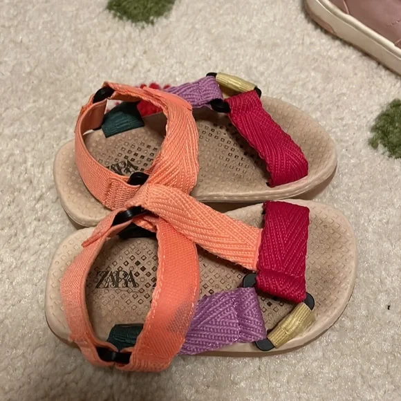 ZARA 21 toddler shoes - Picture 4 of 7